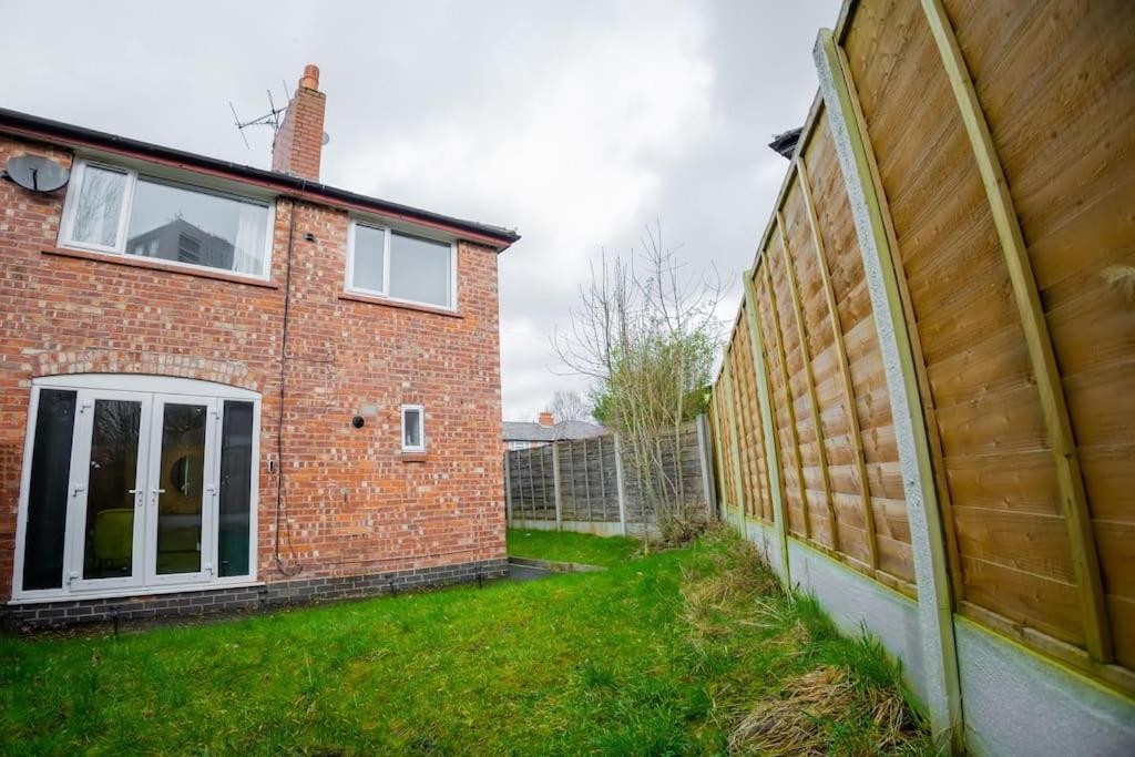 Isinmi Home - Close To Mcr City Mánchester Exterior foto